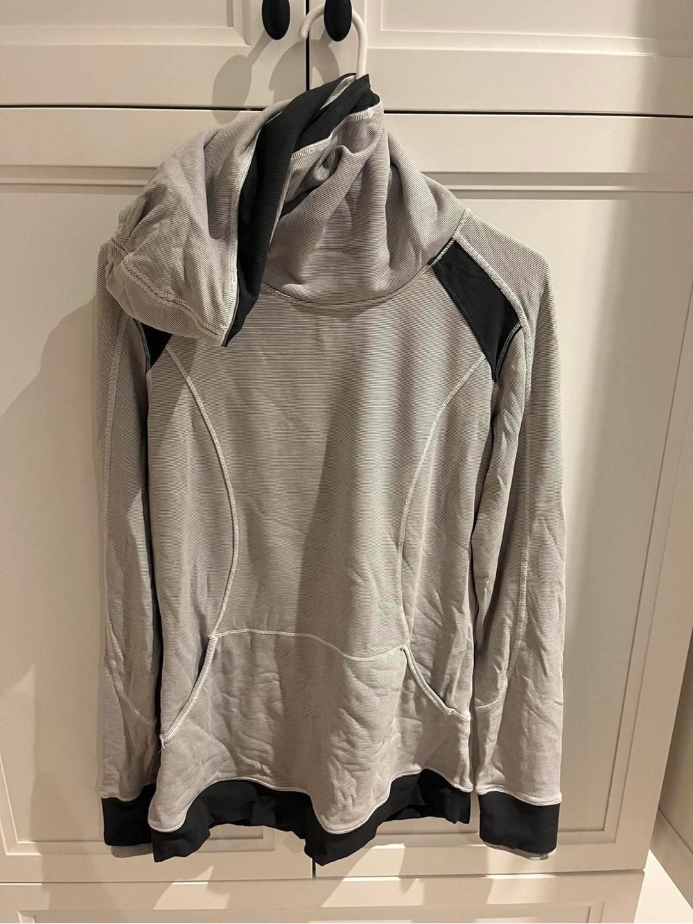 Women’s Lululemon Lightweight Hooded Pullover Sweatshirt - Gray